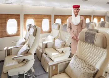 12月起阿联酋航空全新升级版A380客机将陆续飞往五座城市 面向更多乘客推出高端经济舱体验