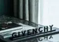 MUMIAN CHENGDU x GIVENCHY 燃情挚爱 爱是久久纪梵希联名主题套房
