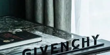 MUMIAN CHENGDU x GIVENCHY 燃情挚爱 爱是久久纪梵希联名主题套房