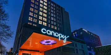 杭州西湖希尔顿嘉悦里酒店 游船 + 旅拍 两天一晚体验next level的杭州公园20分钟