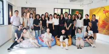 以艺术情感价值，创文旅新型目的地 《如花在野·贾伟KK艺术巡展》于文旅集团武汉风貌安坻酒店启幕