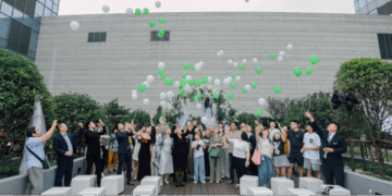 绿意作证，爱意满溢：济南鲁能希尔顿酒店及公寓与天源创意婚礼公司联手打造“天悦希境”夏日户外婚礼沙龙