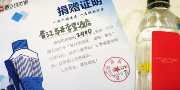 致敬城市守护者：晋江马哥孛罗酒店携手晋江经济报“夏日送清凉”