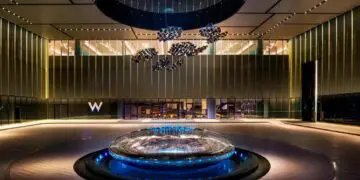 2025年苏州W酒店「追光逐夏·热辣婚礼」宴会秀璀璨启幕 为宾客呈现婚礼、派对及宴会一站式解决方案