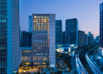 匠心载誉，凤厨传承——佛山东平保利洲际酒店中餐行政总厨刘均平荣膺“五星凤厨”称号