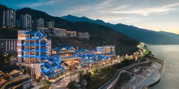 一叶知秋，于巫山华邑邂逅隐逸峡江
