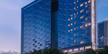 久久重阳暖桑榆 社企同心递温情—— 合肥盛捷天鹅湖酒店联合街道开展困难老人慰问活动