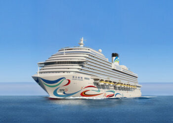 爱达邮轮（Adora Cruises）携手中免建造中国海上最大免税店