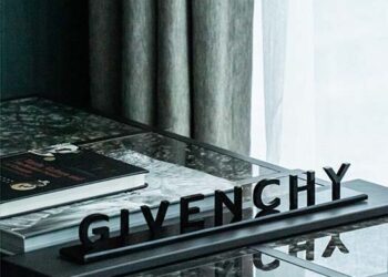 MUMIAN CHENGDU x GIVENCHY 燃情挚爱 爱是久久纪梵希联名主题套房