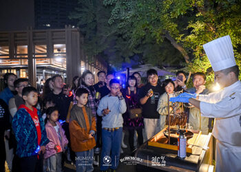 璀璨耀眼 保持热“i”  MORE THAN WINE 酒吧开业派对暨i club微醺夜